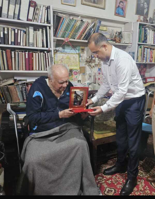 भारत के प्रसिद्ध यात्रा लेखक दंपती ह्यू और कोलीन गैंटज़र को पद्म श्री सम्मान