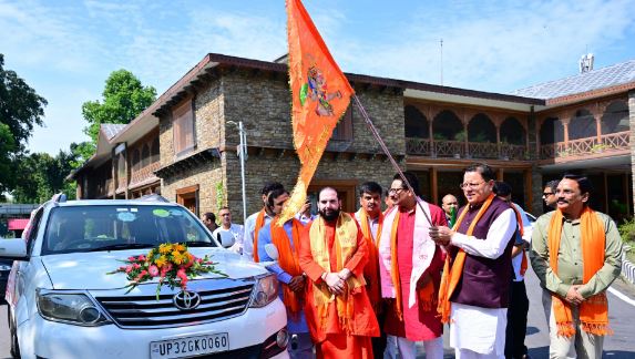 देवभूमि से शुरू हुई सूर्य आराधना यात्रा, सीएम धामी ने दिखाई हरी झंडी