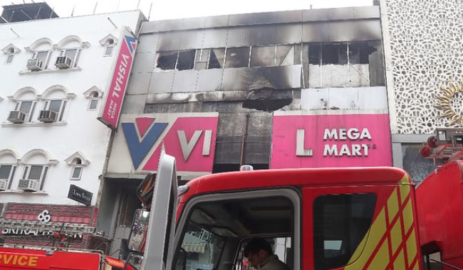 करोल बाग अग्निकांड: यूपीएससी छात्र की लिफ्ट में फंसकर मौत, मदद की गुहार बेअसर