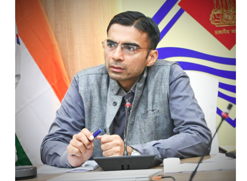 एक और बैंक आया जिला प्रशासन के रडार पर, डीएम ने काटी आरसी, कभी भी हो सकता है सील