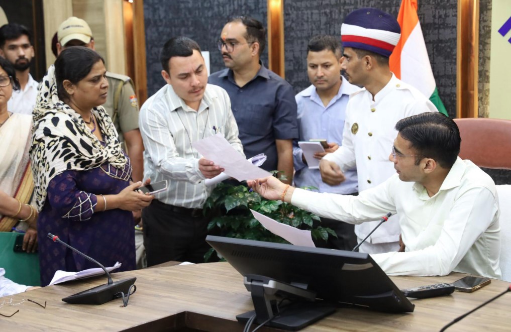 जनता दर्शन में विधवा को मिला न्याय