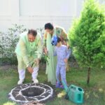 लोक पर्व हरेला पर कृषि मंत्री गणेश जोशी ने शासकीय आवास पर किया वृक्षारोपण, प्रदेशवासियों को दी शुभकामनाएं