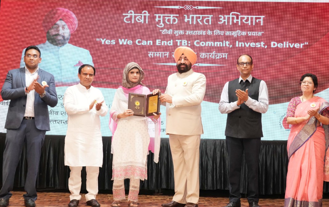 राज्यपाल गुरमीत सिंह ने टीबी उन्मूलन योद्धाओं को किया सम्मानित
