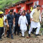 मुख्यमंत्री ने आपदा प्रभावितों के बीच पहुंचकर पोछे आंसू, कहा पूरा राज्य आपके साथ खड़ा