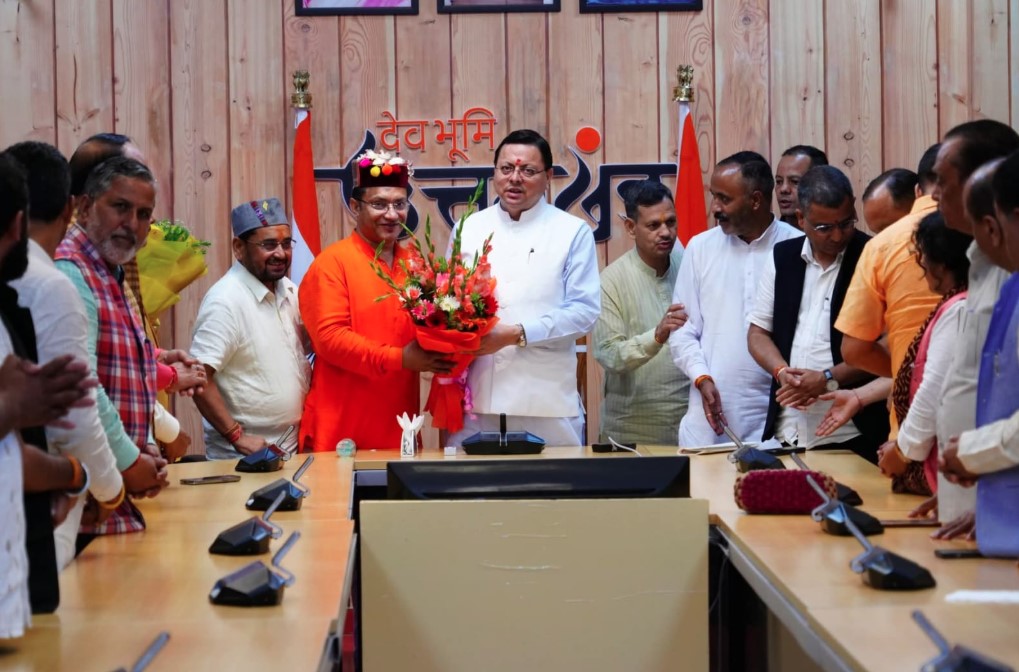 मुख्यमंत्री से मिले उत्तरकाशी के नवनिर्वाचित जिला पंचायत सदस्य