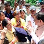 थराली पहुंचे सीएम धामी, आपदा प्रभावित परिवारों से की मुलाकात