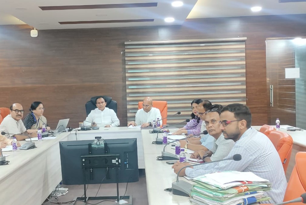 दून विश्वविद्यालय में स्थापित होगा हिन्दू अध्ययन केन्द्र- डॉ. धन सिंह रावत