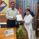 कारगी कूड़ा यार्ड हटाने को लेकर महिला कांग्रेस की मांग तेज, जिलाधिकारी को सौंपा ज्ञापन