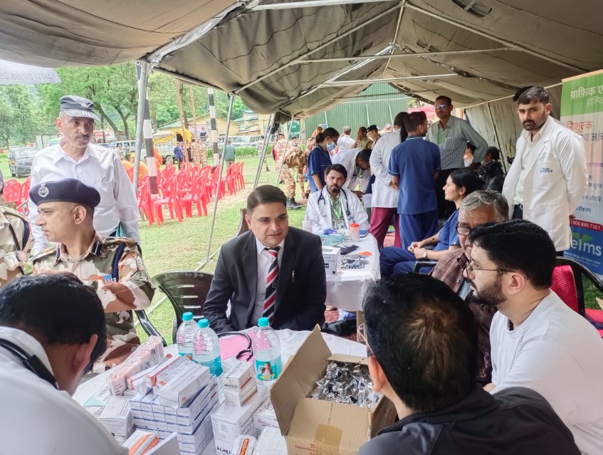 धराली-हर्षिल में चिकित्सा सेवाएं तेज, हर पीड़ित तक पहुंच रही मदद