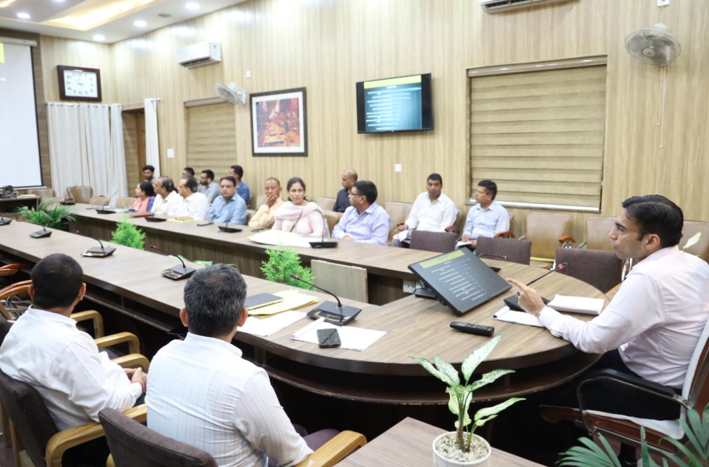 गोसदनों में सप्ताह में दो बार पशुओं का हेड काउंट अनिवार्य रूप से कराया जाए- डीएम