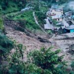 थराली में फटा बादल, घर-दुकानों में घुसा मलबा, कई वाहन दबे