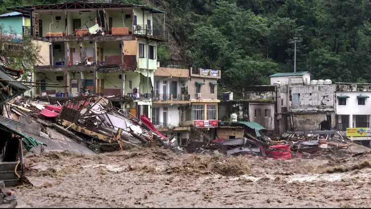 देहरादून आपदा में अब तक 30 लोगों की मौत, 10 अब भी लापता