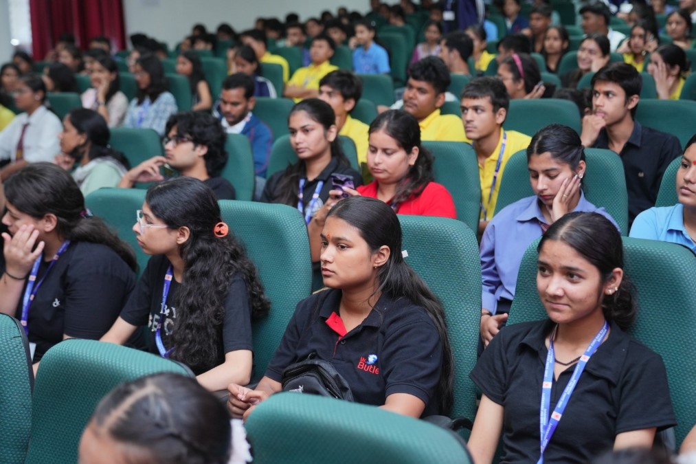 एसजीआरआरयू में एनएसएस स्थापना दिवस धूमधाम के साथ मनाया गया