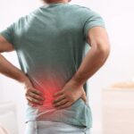 बार-बार रहता है कमर या पैरों में दर्द? तो न करें नज़रअंदाज, हो सकता है गंभीर बीमारी का संकेत