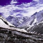 बर्फ की चादर में ढकी फूलों की घाटी, आज से बंद हुआ पर्यटकों का प्रवेश