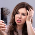 लगातार थकान और बाल झड़ना क्या सिर्फ तनाव का असर है या कोई गंभीर बीमारी? आइये जानते हैं