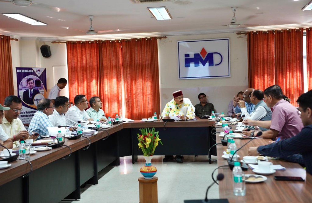 विकास कार्यों में वन भूमि की बाधाओं को दूर करें- महाराज