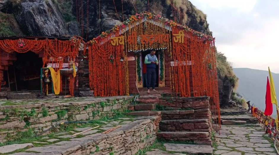 शीतकाल के लिए बंद हुए चतुर्थ केदार रुद्रनाथ धाम के कपाट