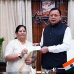 बछेंद्री पाल ने मुख्यमंत्री राहत कोष में दिए 10 लाख रुपये, सीएम ने जताया आभार