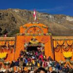 विधि विधान के साथ बंद हुए बदरीनाथ धाम के कपाट