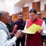 जनता से सीधा संवाद- जनता मिलन कार्यक्रम में मुख्यमंत्री धामी ने सुनी जन समस्याएं