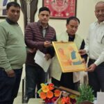 अशासकीय शिक्षकों की समस्याओं को लेकर शिक्षा मंत्री से मिला शिक्षक संघ का प्रतिनिधिमंडल