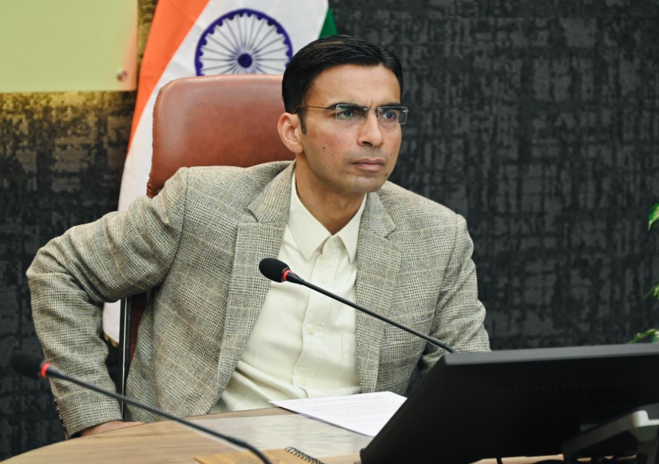 बच्चों से उनका बचपन, शिक्षा छीनने वालों को बख्शा नहीं जाएगा- डीएम