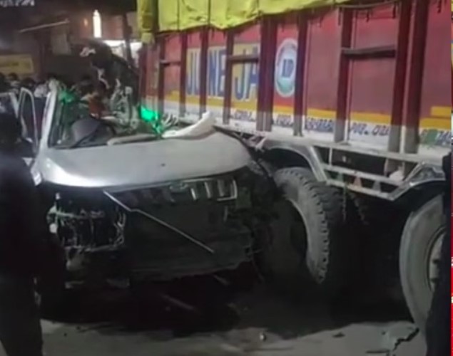 ऋषिकेश में भीषण सड़क हादसा, तेज रफ्तार कार ट्रक से टकराई, हादसे में चार लोगों की मौत