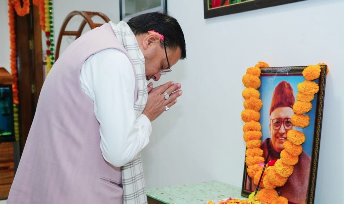 सीएम धामी ने प्रथम मुख्यमंत्री नित्यानंद स्वामी की पुण्यतिथि पर अर्पित की श्रद्धांजलि