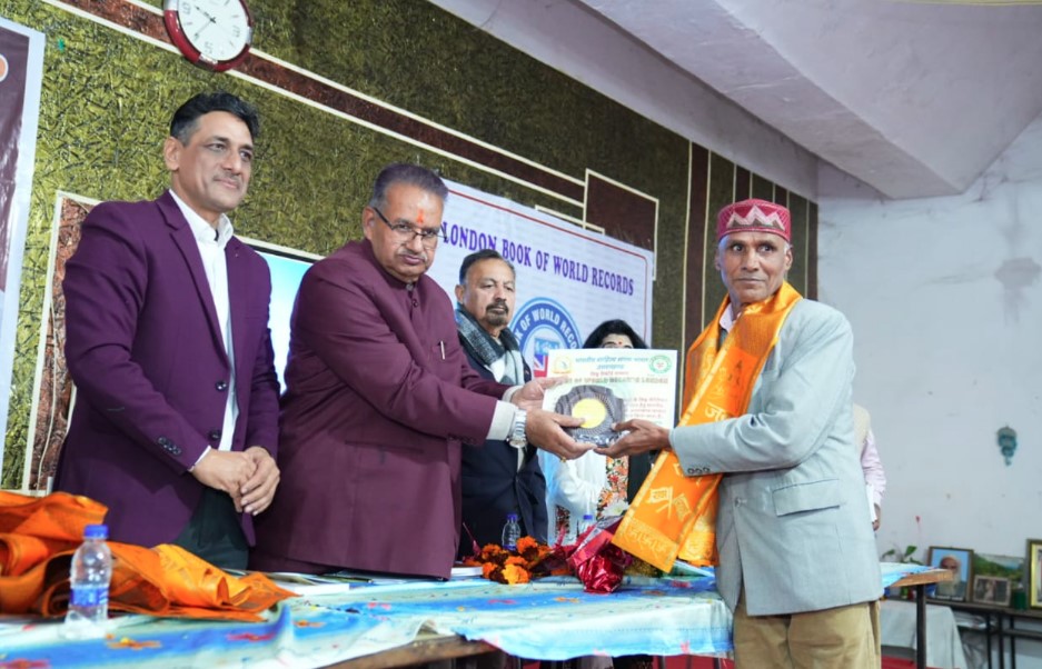 कैबिनेट मंत्री गणेश जोशी ने अखिल भारतीय कवि सम्मेलन एवं साहित्यकार सम्मान समारोह में किया प्रतिभाग