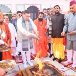 मुख्यमंत्री धामी ने दक्षेश्वर महादेव मंदिर में की पूजा-अर्चना, सिद्धपीठ हनुमानगढ़ी मंदिर के भी किए दर्शन