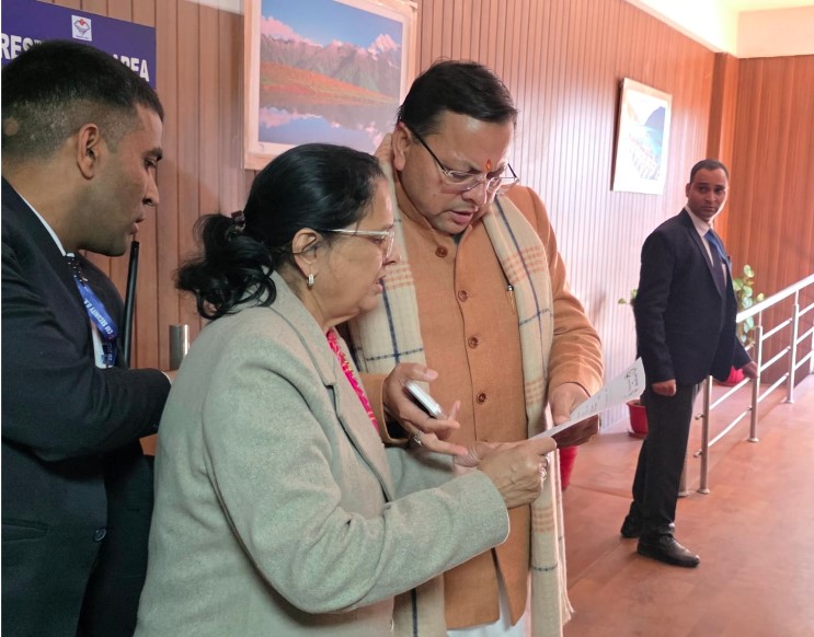 महिला आयोग की अध्यक्ष ने मुख्यमंत्री से भेंट कर निर्दोष नागरिकों पर दर्ज मुकदमे वापस लेने का किया निवेदन