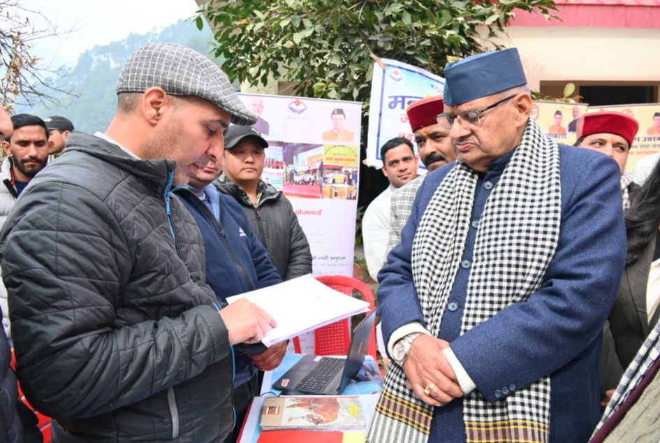 जन-जन की सरकार, जन-जन के द्वार- उत्तरकाशी में कैबिनेट मंत्री गणेश जोशी ने सुनीं जन समस्याएं