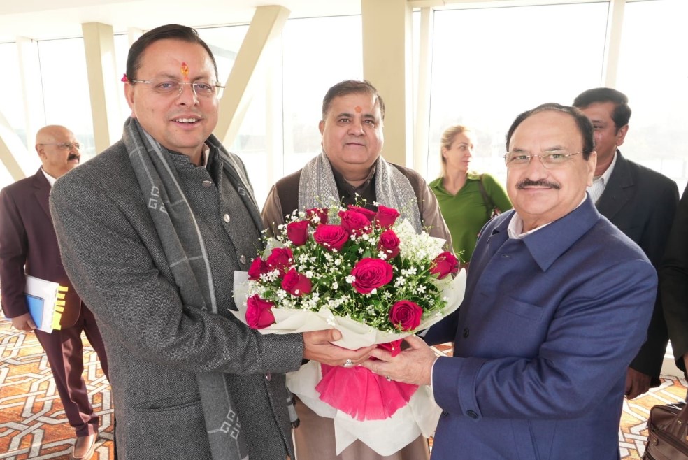 देहरादून पहुंचे केंद्रीय मंत्री जगत प्रकाश नड्डा, मुख्यमंत्री धामी ने किया स्वागत