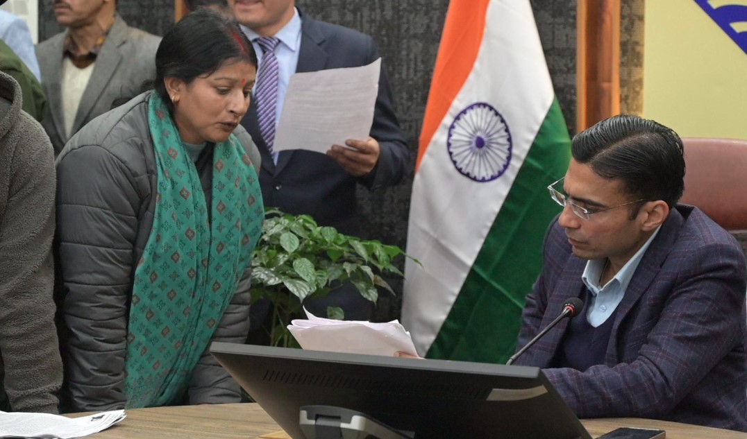 जनसुनवाई में गूंजा पीड़ितों का दर्द, जिलाधिकारी ने दिलाया न्याय व सुरक्षा का भरोसा