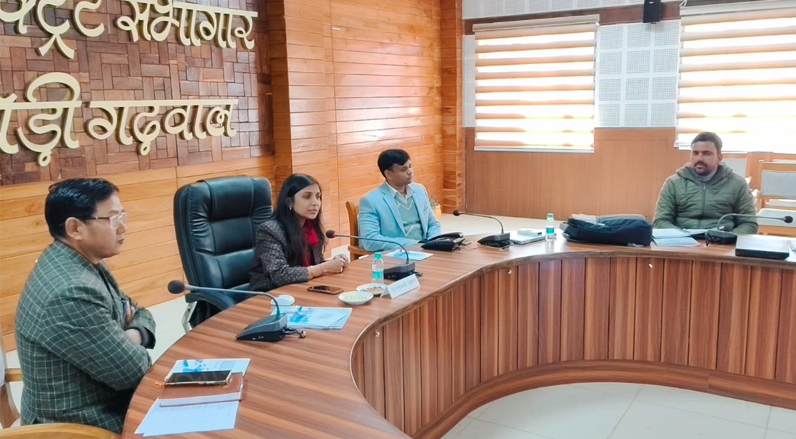 जनगणना कार्य में शत-प्रतिशत शुद्धता सुनिश्चित करें अधिकारी- डीएम