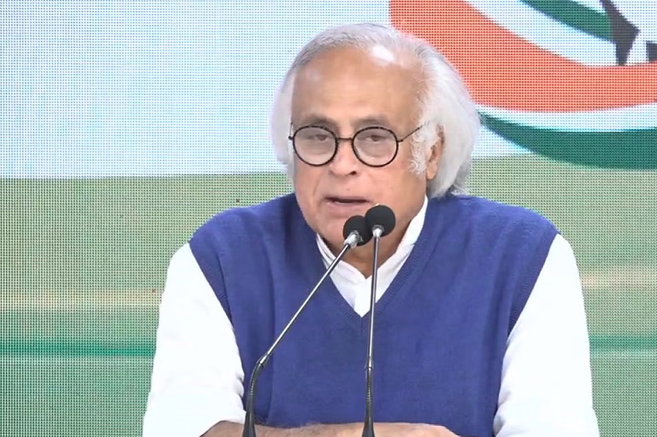 डोनाल्ड ट्रंप के बयान पर सियासी घमासान, कांग्रेस ने केंद्र सरकार पर साधा निशाना