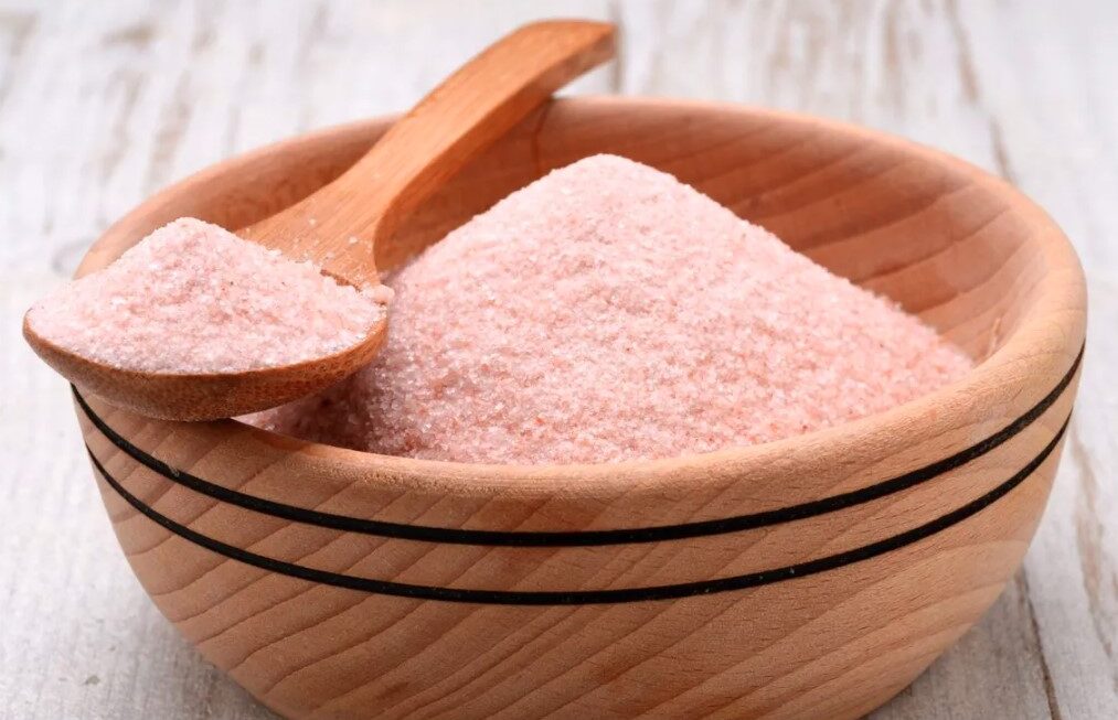 क्या रोजाना सेंधा नमक खाना सही है? जानिए क्या कहते हैं स्वास्थ्य विशेषज्ञ