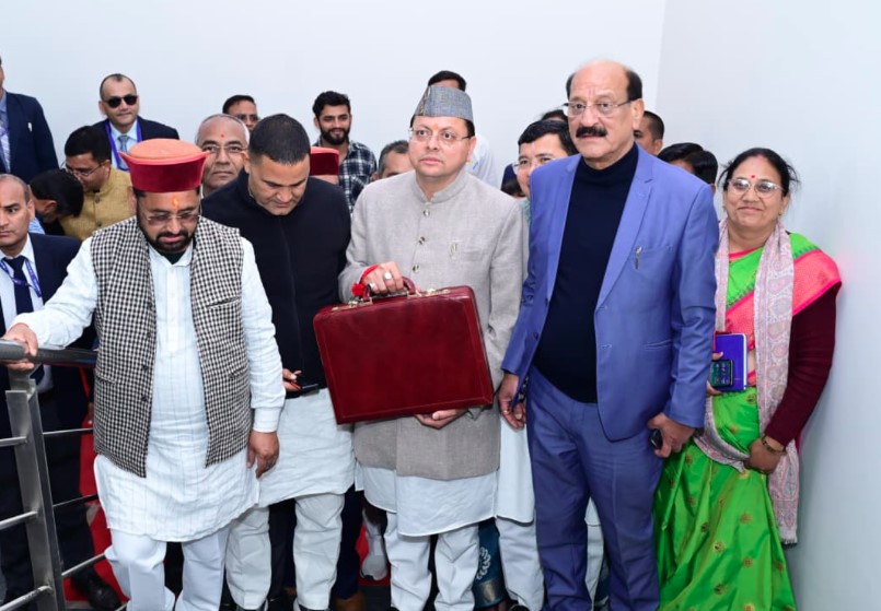 मुख्यमंत्री धामी ने पेश किया ₹1.11 लाख करोड़ का बजट