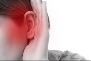 बुजुर्गों ही नहीं, युवाओं और बच्चों में भी बढ़ रही सुनने की समस्या, जानिए इसके कारण