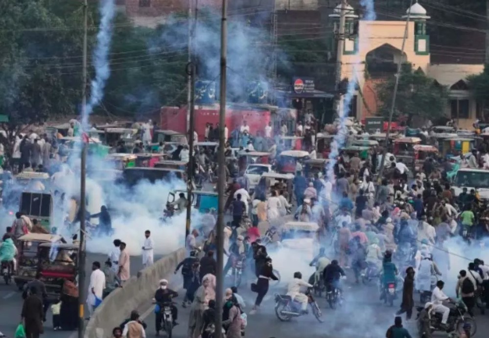 गिलगिट-बाल्टिस्तान के स्कार्दू में विरोध-प्रदर्शन के दौरान भड़की हिंसा, गोलीबारी में 38 लोगों की मौत