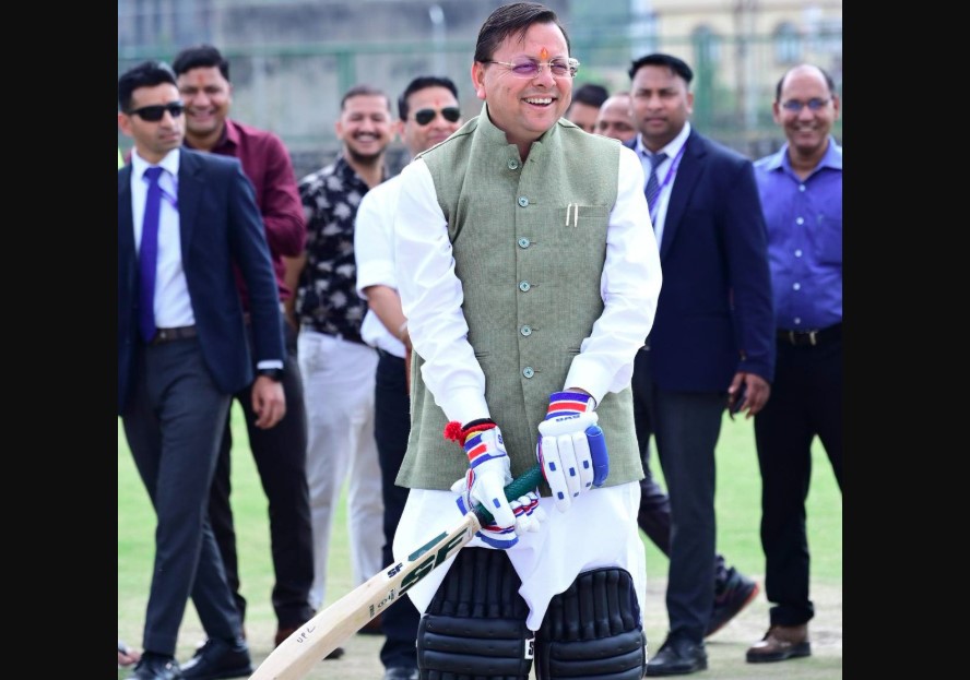 खिलाड़ियों के बीच उतरे सीएम धामी, खेल के जरिए दिया फिटनेस का संदेश