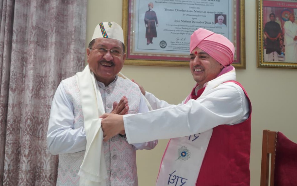 कैबिनेट मंत्री भरत चौधरी ने श्री दरबार साहिब में टेका मत्था