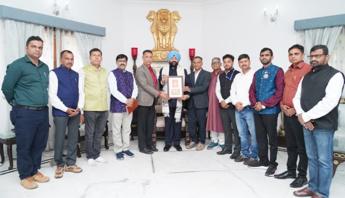 प्रेस टूर पर देहरादून पहुंचे ओडिशा के पत्रकारों के दल ने उत्तराखंड के राज्यपाल से की भेंट