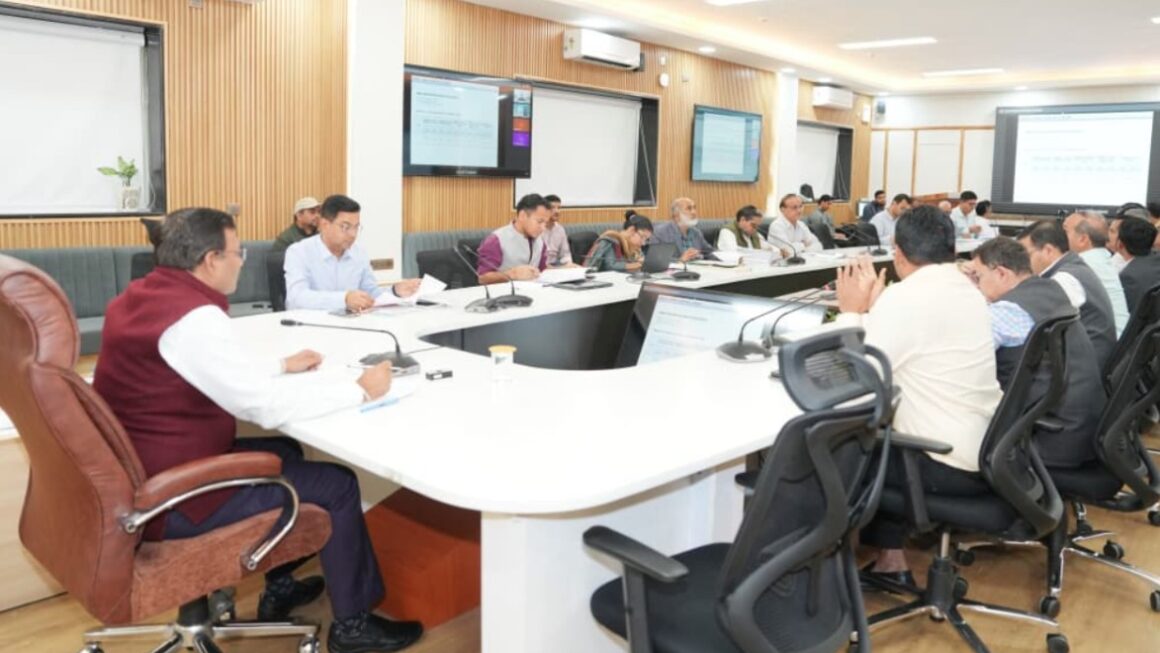 मुख्य सचिव की अध्यक्षता में हुई व्यय वित्त समिति की बैठक, कई प्रस्तावों पर लगी मुहर