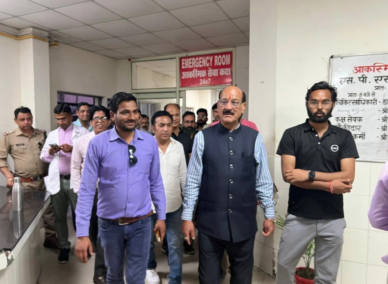 स्वास्थ्य मंत्री सुबोध उनियाल ने शांति प्रपन्न शर्मा राजकीय चिकित्सालय का किया औचक निरीक्षण