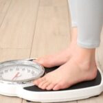 अचानक तेजी से घट रहा है वजन? हो सकता है किसी गंभीर बीमारी का संकेत