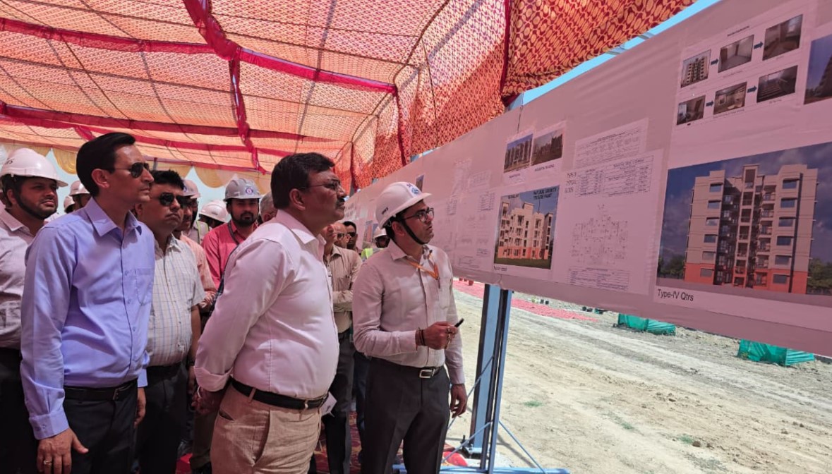 मुख्य सचिव आनन्द बर्द्धन ने निर्माणाधीन सेटेलाइट एम्स का किया स्थलीय निरीक्षण