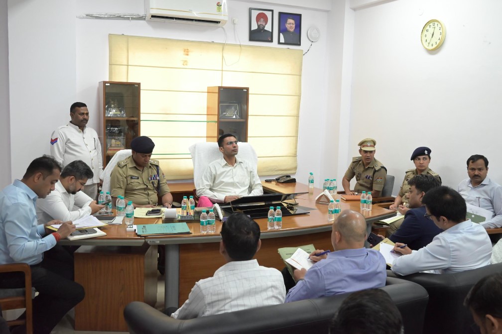 चारधाम यात्रा पंजीकरण हेतु ट्राजिट कैम्प ऋषिकेश में 30 पंजीकरण कांउटर सहित 30 मोबाईल टीमें तैनात