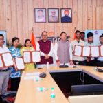 मुख्यमंत्री धामी ने कृषि एवं कृषक कल्याण विभाग में चयनित 12 अभ्यर्थियों को सौंपे नियुक्ति पत्र